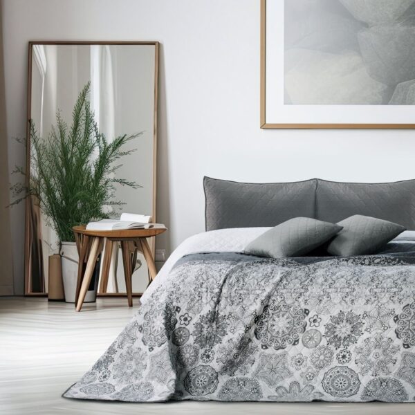 Ágytakaró ALHAMBRA szürke nyomott mikroszálas 220x240 DecoKing